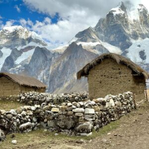 Travel Group Huayhuash - Carhuacocha 2